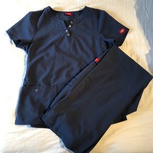Dickies Navy Blue Small Scrub Set